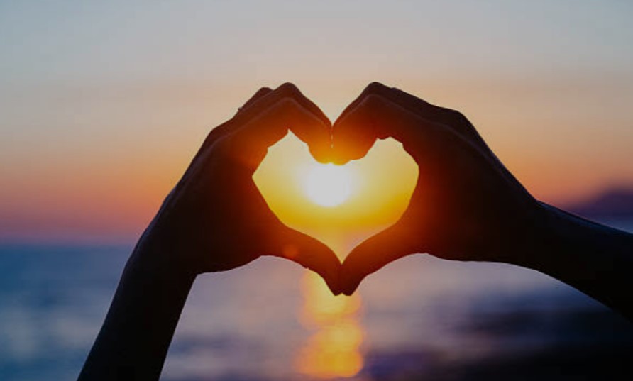 Cœur avec les mains